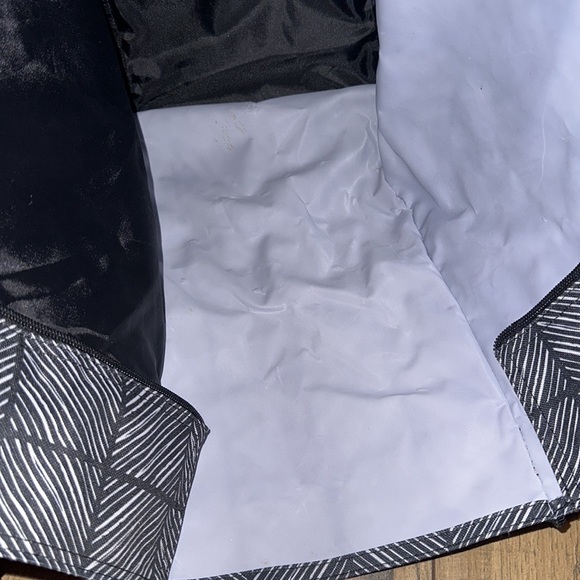 Thirty-One Chevron Square Zip Top Tote - Picture 13 of 14